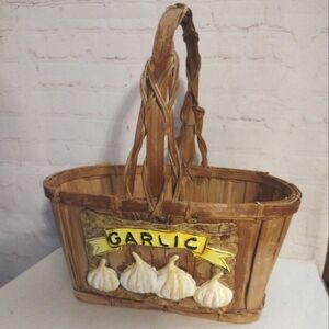 Vintage Wicker Weaved Basket w/ Handle Ceramic Garlic Produce Display